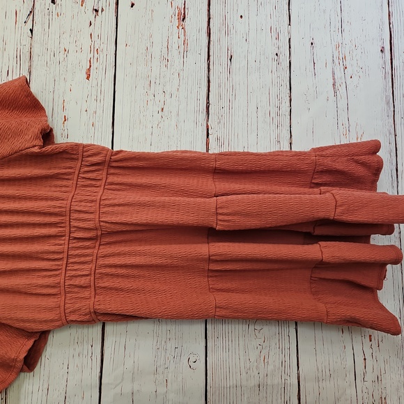 Gilli Dress - Picture 17 of 17